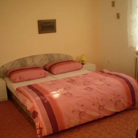 Casa de hóspedes U Lázní 3*